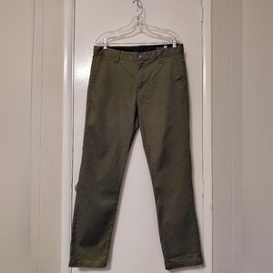 Mens Volcom 33x31 Olive Jeans NWOT Machine Wash & Dry Superb Construction